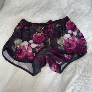 Women’s size large north face shorts